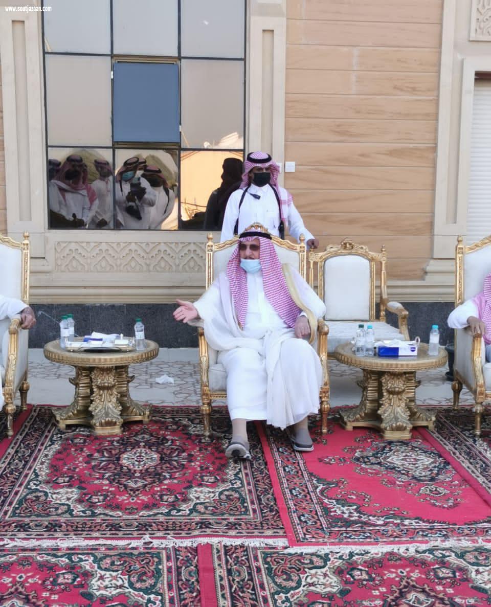 سمو أمير منطقة جازان يقدم التعازي في وفاة الشيخ فيصل بن لبده 