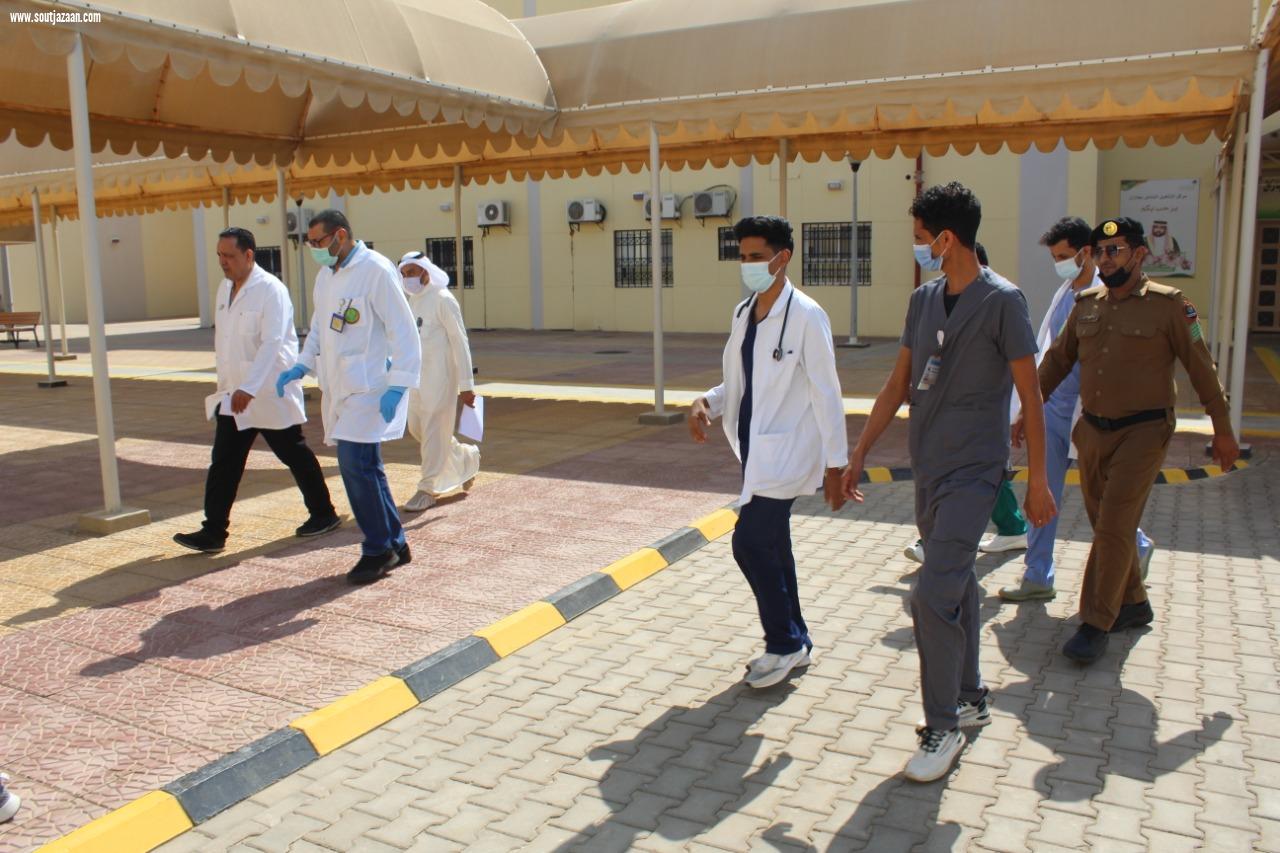 العيادات الشاملة التخصصية لقوى الأمن تزور مركز التأهيل الشامل بجازان