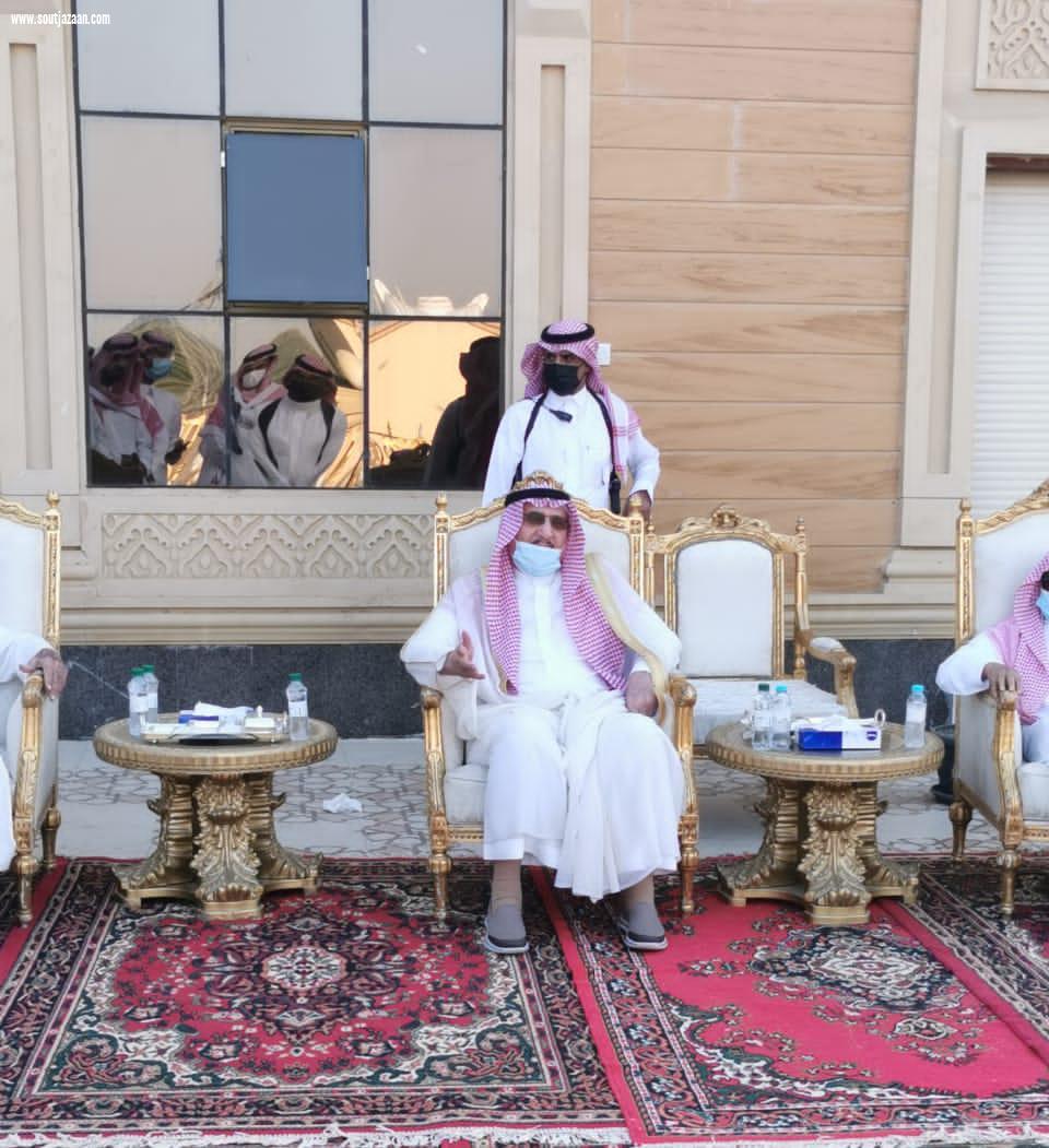 سمو أمير منطقة جازان يقدم التعازي في وفاة الشيخ فيصل بن لبده 