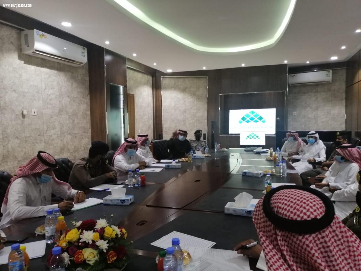 محافظ الدرب الهزاني يتفقد مركز الشقيق