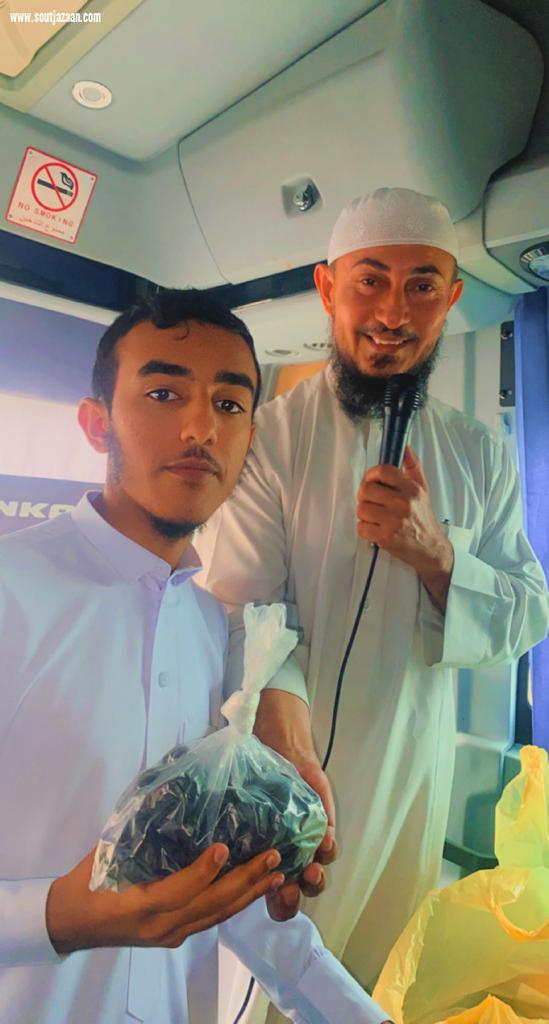 حملة الوفاء على نية الشهداء تكرم أبناء الشهيد محزري وتحفز المعتمرين