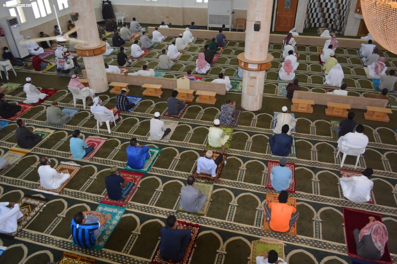 مستشفى صامطة وبالتعاون مع إدارة المساجد يواصل تنفيذ جولات على جوامع ومساجدالمحافظة لتطبيق الإجراءات الاحترازية