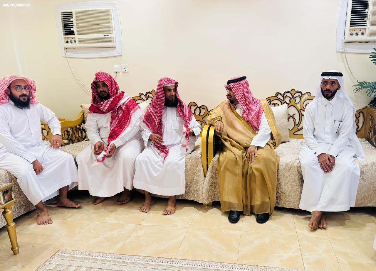محافظ بيش ينقل تعازي سمو أمير منطقة جازان و سمو نائبه لذوي الطالب شيبه احد طلال إبتدائية بيش