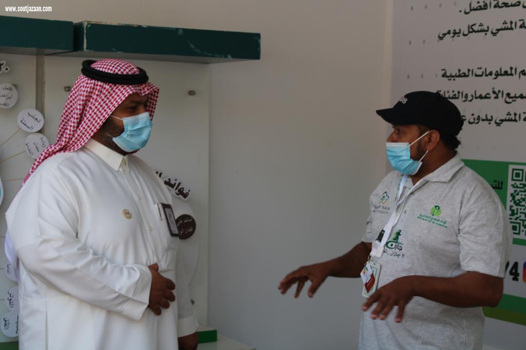 محافظ الداير يزور ركن مشاة جازان بمهرجان البن الخولاني الثامن 