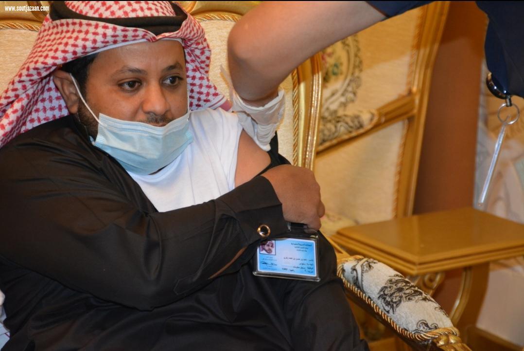 الشؤون الإسلامية بجازان بالتعاون مع المديرية العامة للصحة بالمنطقة  تقدم لقاح كورونا لمنسوبيها