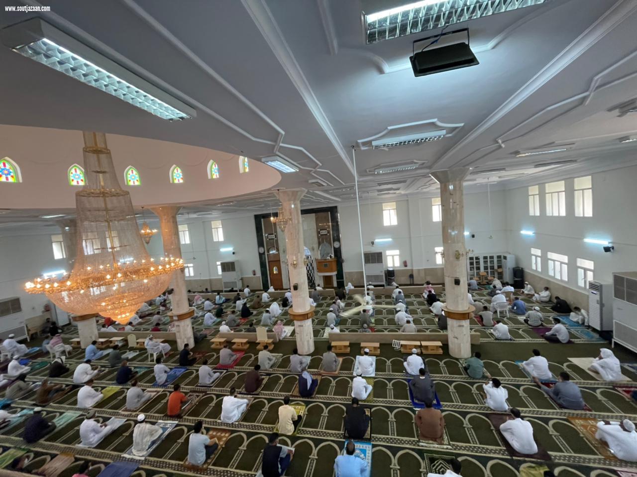 ضمن حملة صحة جازان مستشفى صامطة العام ينفذ في مسجدين بالمحافظة عمل  ميداني  لتطبيق الإجراءات الاحترازية 
