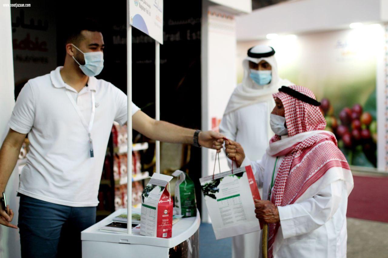 مهرجان البن الخولاني الثامن يختتم فعاليته و محافظ الداير يكرم  اللجان العاملة