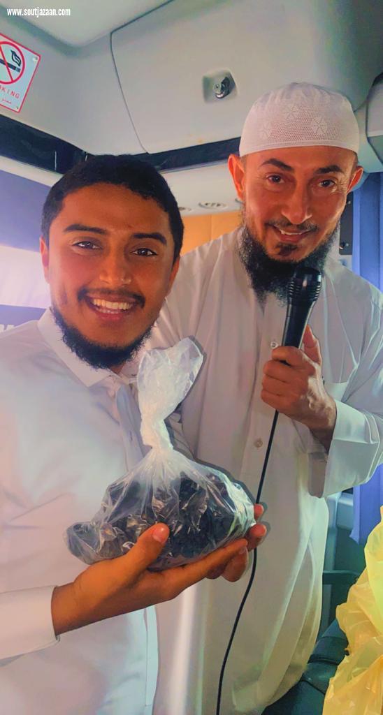 حملة الوفاء على نية الشهداء تكرم أبناء الشهيد محزري وتحفز المعتمرين