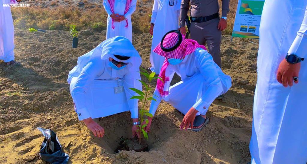 وكيل محافظة العيدابي (النعمي) يدشن فعالية أسبوع البيئة بالعيدابي