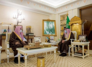 سمو أمير القصيم يستقبل مدير فرع هيئة الأمر بالمعروف بالمنطقة