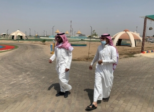 رئيس مركز القفل يقف على المشاريع المنفذة بالمركز