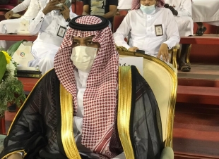 وكيل إمارة جازان المساعد للحقوق يتوج أبطال دوري وكأس رابطة أحياء جازان 