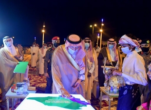 سمو أمير منطقة جازان يشرّف حفل أهالي محافظة فرسان ويدشّن ويضع حجر الأساس لمشروعات بأكثر من ٥٣٠ مليون ريال