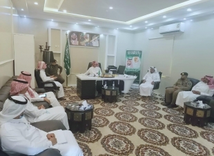 محافظ الريث يعقد إجتماعا لمناقشة المشاريع التنموية في المحافظة