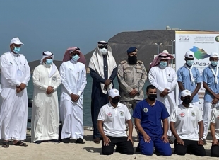 رئيس مركز القحمة يدشن حملة تنظيف شواطئ القحمة بمتابعةواشراف وحدة الثروة السمكية ومشاركة الدوائر الحكومية في القحمة 