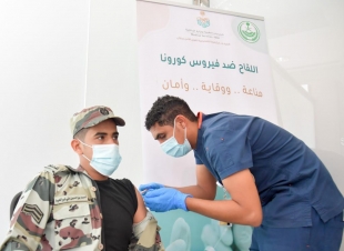 قوى الأمن ينفذ حملة تطعيم ضد فيروس كورونا لمنسوبي إمارة جازان