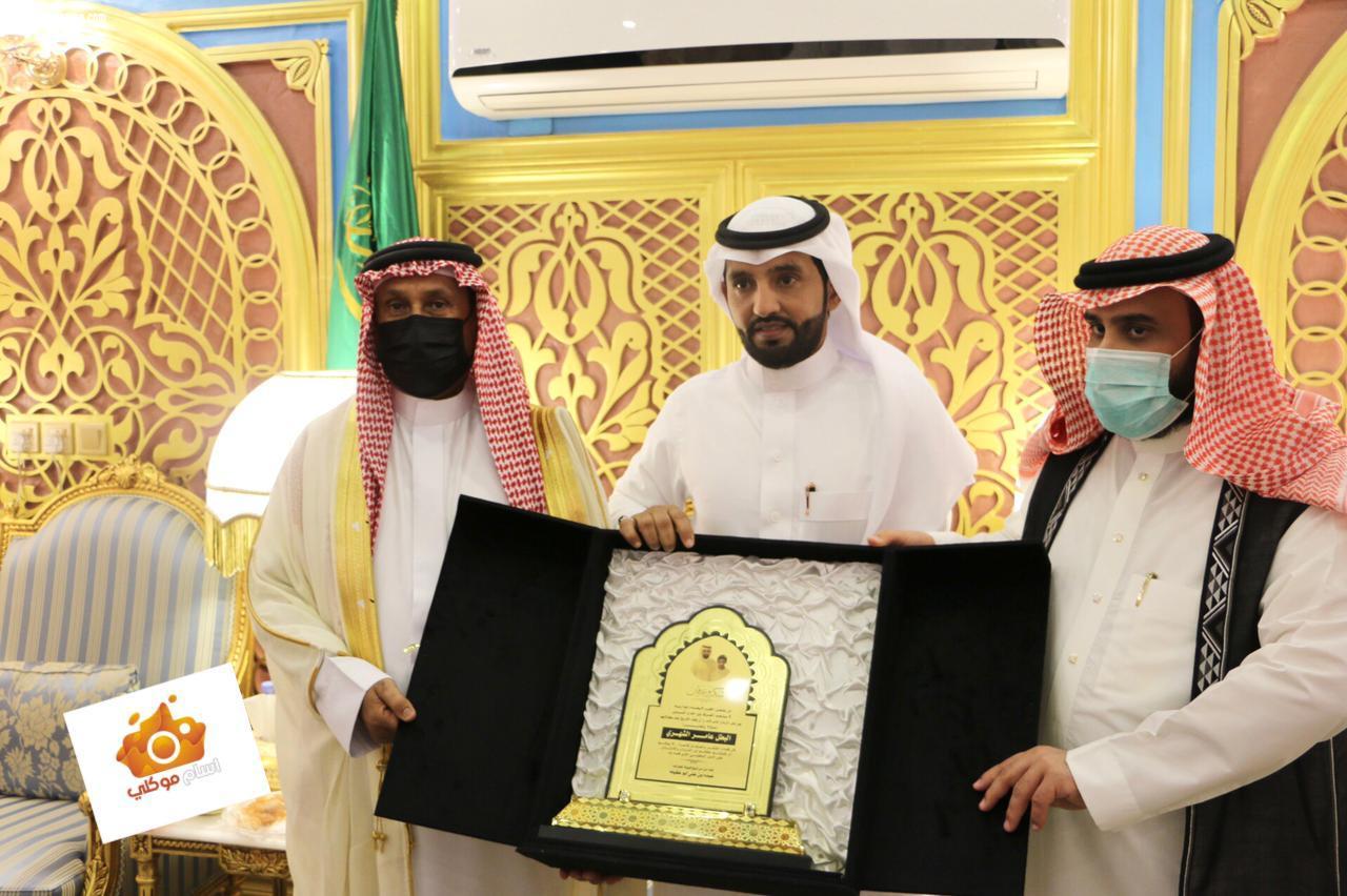 في ليله من ليالي الوفاء مشايخ محافظه الحرث يستقبلون البطل عامر الشهري 