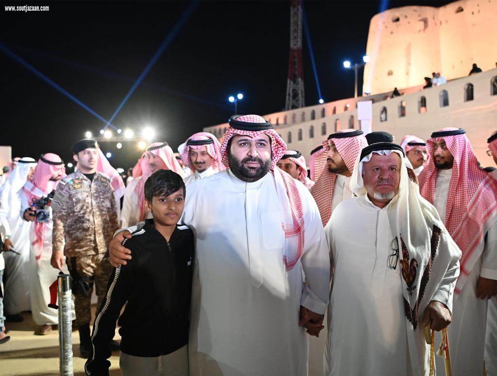 سموُّ الأميرِ محمد بن عبدالعزيز يتفقَّد عدداً من مقارِّ فعاليات مهرجان  شتاء جازان أجمل وأدفأ