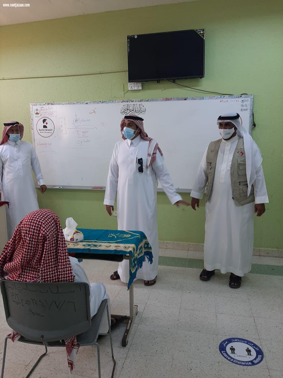بالصور .. «رئيس مركز السقيد» يزور مدرسة السقيد الابتدائية والمتوسطة 