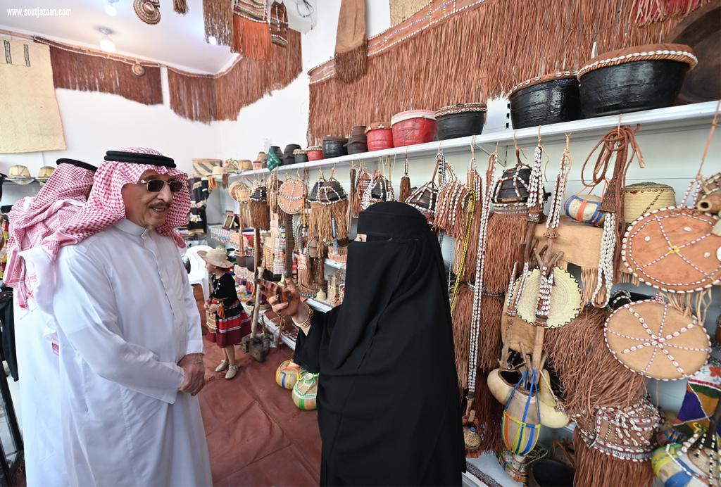 سمو أمير جازان يزور عدداً من مشايخ محافظة الدائر  بني مالك ويطلع على مشاريع البلدية بالمحافظة