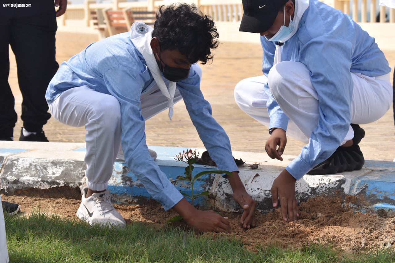 محافظ جزر فرسان يدشن فعاليات أسبوع البيئة بغرس 200 شتلة في اليوم الأول تحت شعار بيئتنا مسؤوليتنا