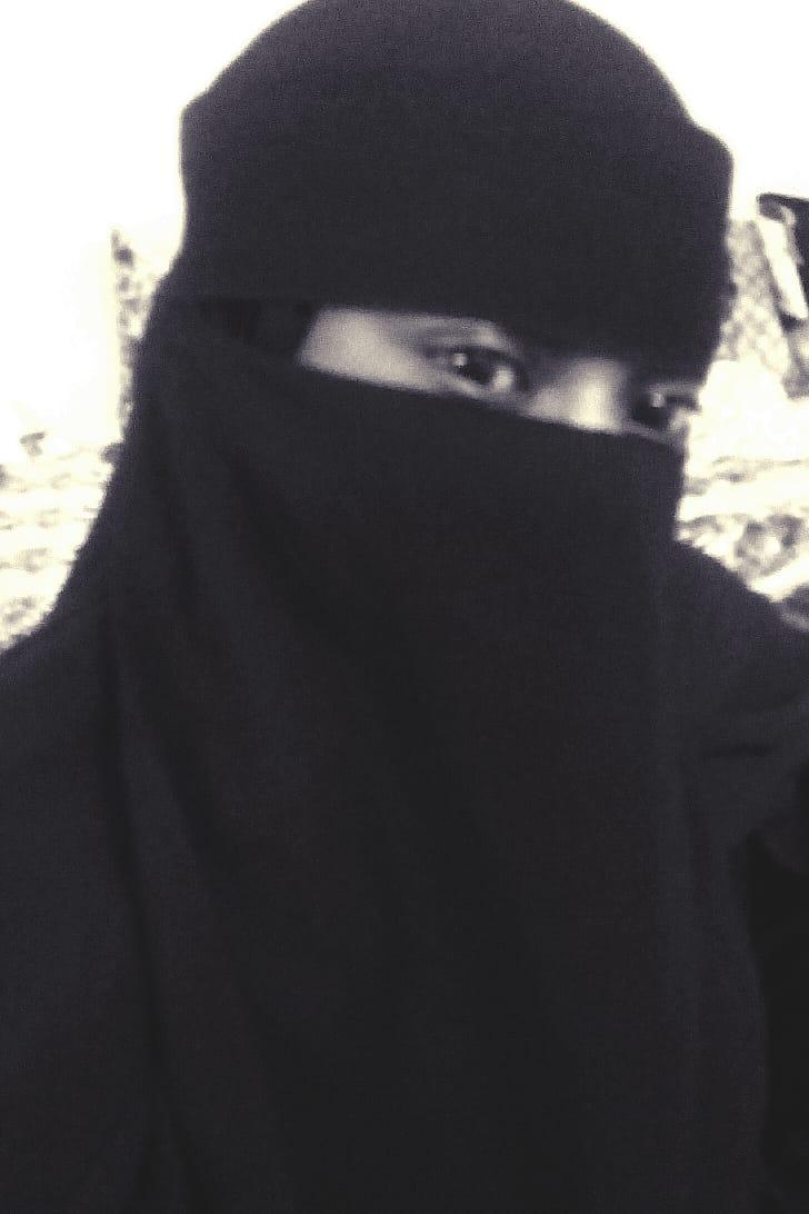 شتاء باريس في شوارع باريس ..