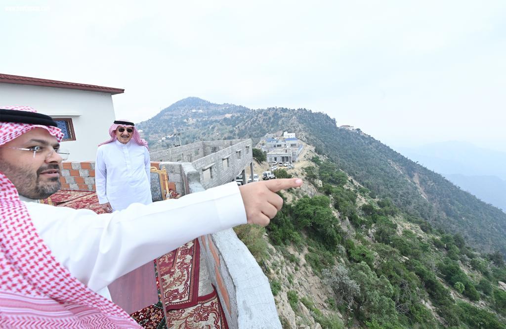 سمو أمير جازان يزور عدداً من مشايخ محافظة الدائر  بني مالك ويطلع على مشاريع البلدية بالمحافظة