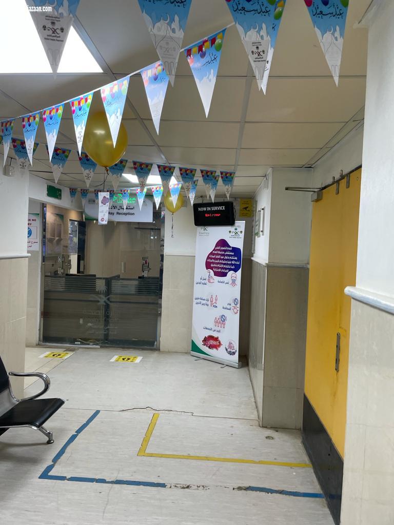 قسم الأشعة بمستشفى صامطة العام يعايد منسوبيه في العيد