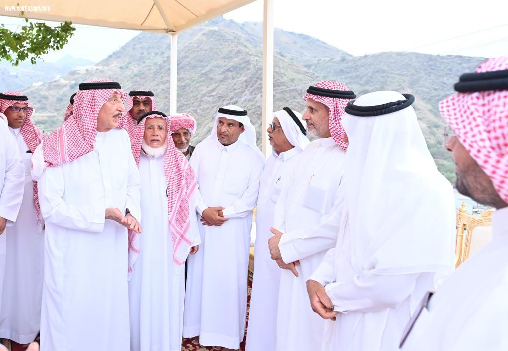 سمو أمير جازان يزور عدداً من مشايخ محافظة الدائر  بني مالك ويطلع على مشاريع البلدية بالمحافظة