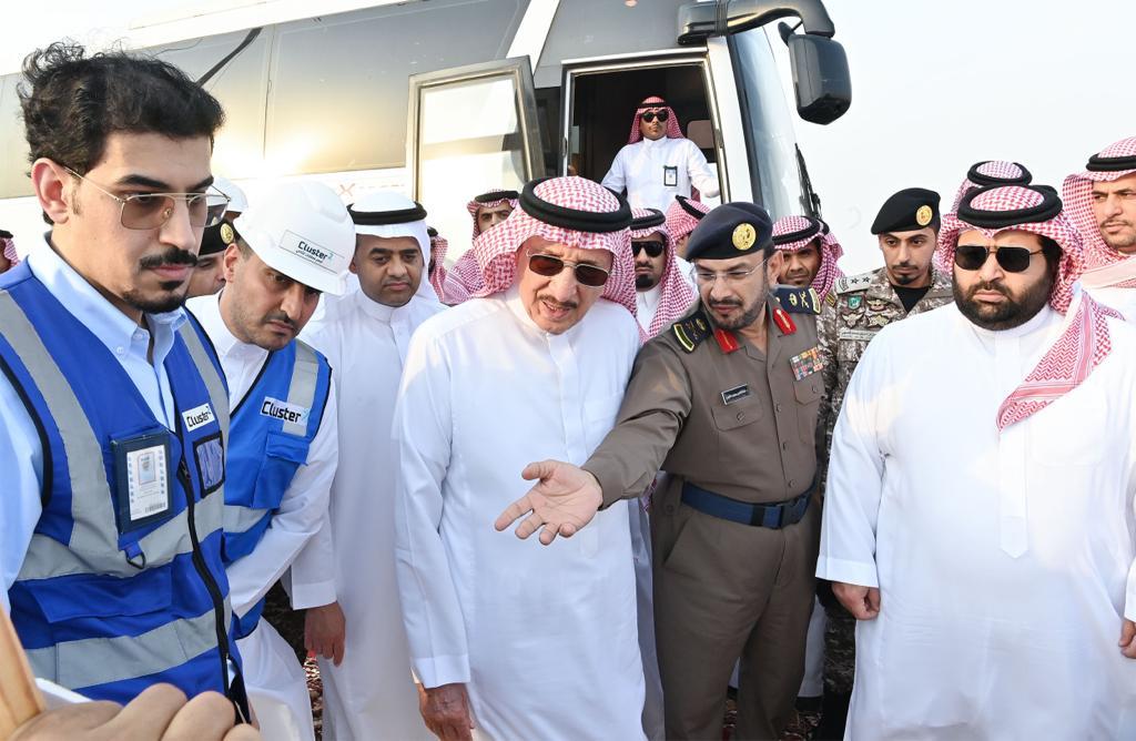 سمو أمير منطقة جازان يتفقد سير العمل بمشروع مطار الملك عبدالله بن عبدالعزيز بجازان الجديد