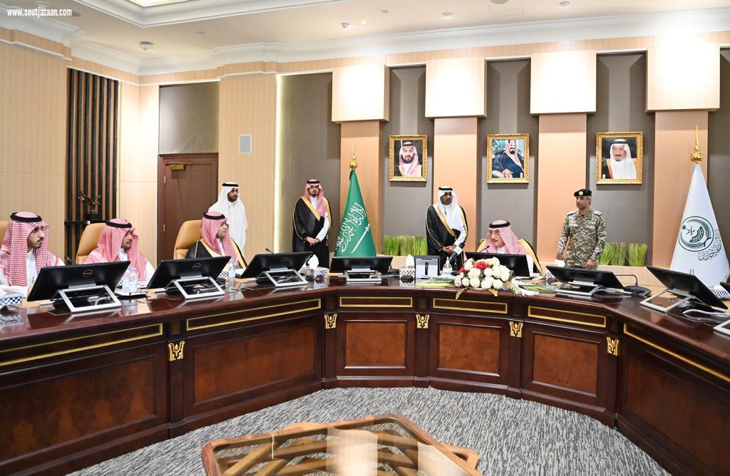 سمو أمير منطقة جازان يرأس الجلسة الأولى لمجلس شباب المنطقة 