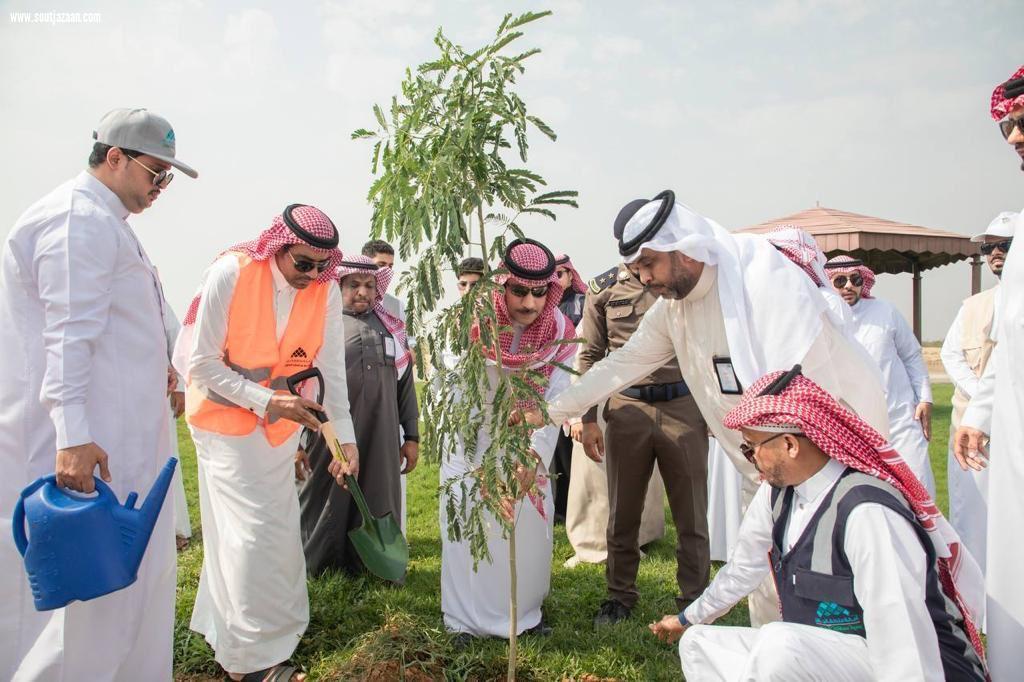 محافظ الطوال يرعى مبادرة السعودية الخضراء في المحافظة