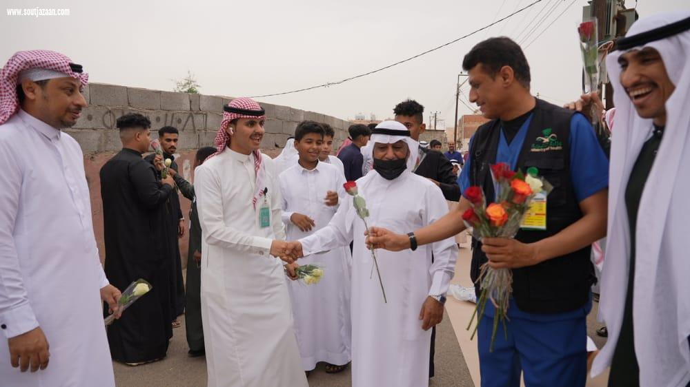 مستشفى صامطة العام تشارك المواطنين فرحة العيد