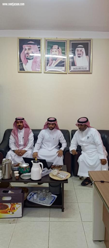 الدوسري يزور مدرسة السقيد المتوسطة والابتدائية