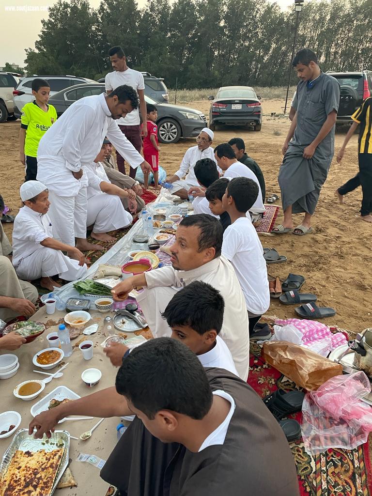 الافطار الجماعي في رمضان | قصة جميلة من قصص التعاون والإلتقاء بين الأهل والأحبة والجيران