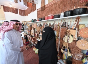 سمو أمير جازان يزور عدداً من مشايخ محافظة الدائر  بني مالك ويطلع على مشاريع البلدية بالمحافظة