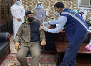 بحضور محافظ أحد المسارحة .. القطاع الصحي الجنوبي يبدأ حملته لتطعيم منسوبي الجهات الحكومية بالمحافظة 