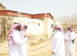 محافظ المجاردة في جولة ميدانية يزور مركز أحد ثربان ومستشفى المجاردة العام