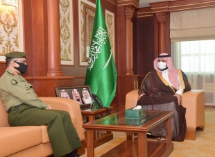 سمو الأمير محمد بن عبدالعزيز يستقبل مُدِيري الجوازات والسجون بالمنطقة 