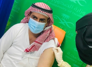 محافظ ضمد الغامدي يُدشن مركز لقاحات كورونا بمحافظة ضمد
