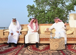 سموُّ أميرِ منطقة جازان يزورعددًا من مشايخ محافظة العيدابي