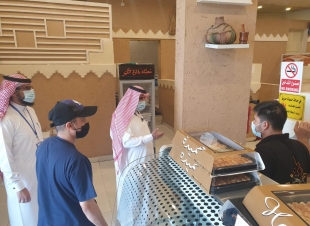 بالصور...رئيس بلدية فيفاء يتابع تطبيق الاحترازات ميدانيا