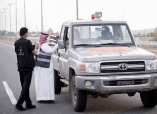 3300 وجبة إفطار للمرابطين بالحد الجنوبي يقدمها فريق الجرادية التطوعي بصامطة 