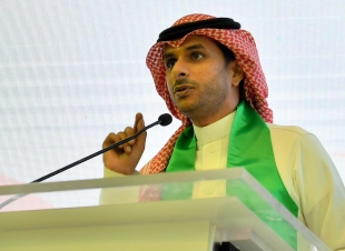 بحضور رئيس الجامعة | طلاب وطالبات جامعة جازان يحتفون باليوم الوطني الـ93 