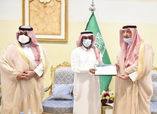 سمو أمير منطقة جازان وسمو نائبه يلتقيان أهالي محافظة الداير بني مالك