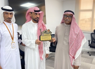 مستشفى صامطة العام يكرم الطوهري بمناسبة تقاعده والأحمري لنقله لمنطقة نجران